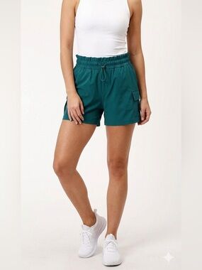🔸UNPLUG by Bluenotes Flex Running Cargo Shorts in an Emerald Green Size Medium